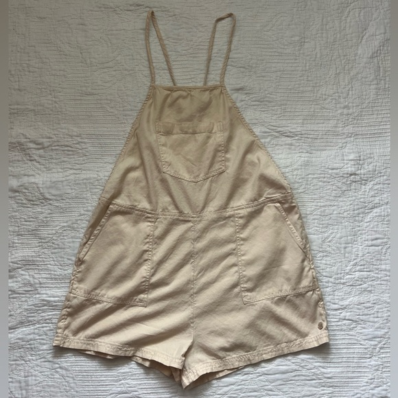 Roxy Cream Romper Size Large - Picture 1 of 5